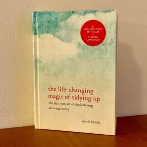 BOOK by Marie KONDO: The Life-Changing Magic of Tidying Up